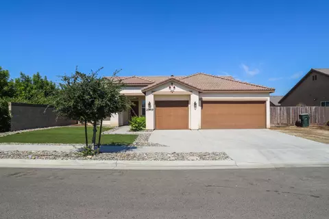 2949 S Michael St, Visalia, CA 93292