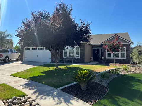 425 Nelder Grove St, Tulare, CA 93274