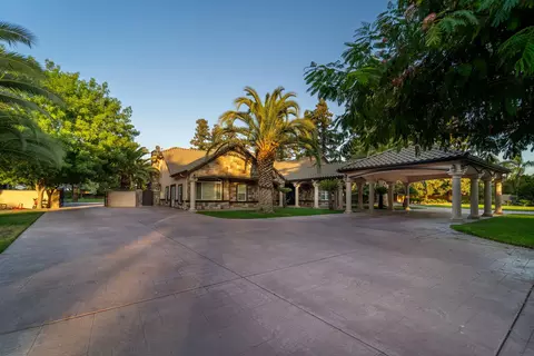 32670 Ray Ct, Visalia, CA 93292