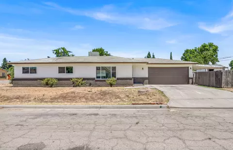 1710 4th St, Sanger, CA 93657