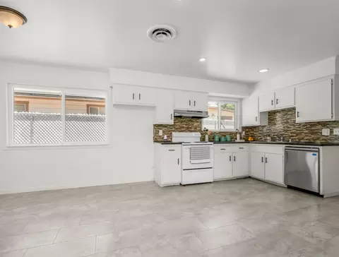 1710 4th St, Sanger, CA 93657 photo 6