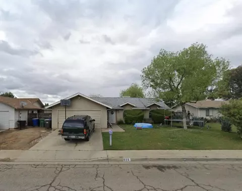 826 Church Ave, Sanger, CA 93657