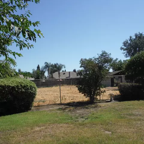 1411 E Walnut Ave, Visalia, CA 93292 photo 14