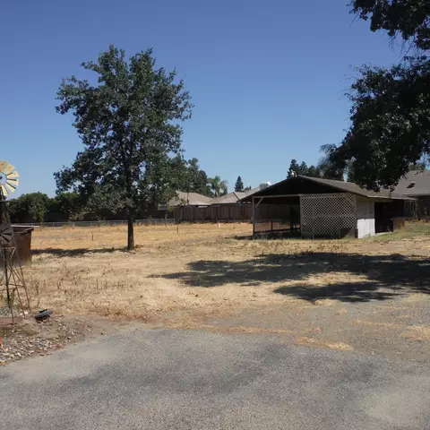 1411 E Walnut Ave, Visalia, CA 93292 photo 13