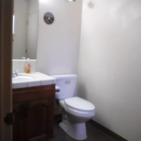 1411 E Walnut Ave, Visalia, CA 93292 photo 11