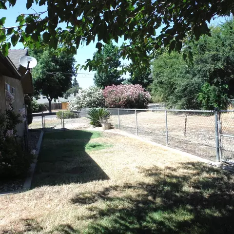 1411 E Walnut Ave, Visalia, CA 93292 photo 15