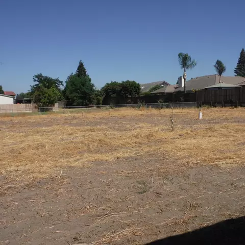 1411 E Walnut Ave, Visalia, CA 93292 photo 20