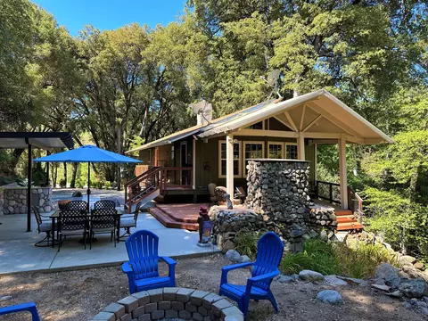 42763 Hot Springs Dr, California Hot Springs, CA 93207