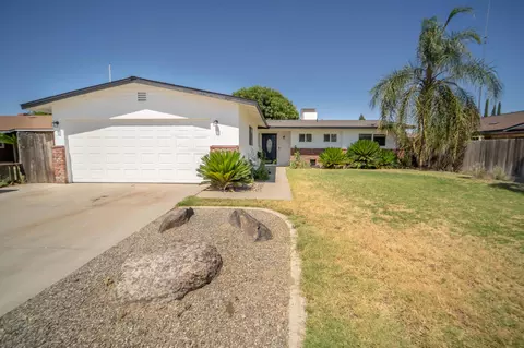 439 S Vista St, Tulare, CA 93274