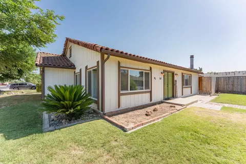 517 Albert Ave, Exeter, CA 93221 photo 2