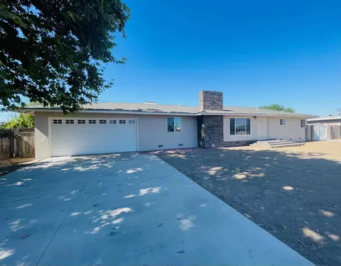 1708 E Cheryl Ln, Tulare, CA 93274
