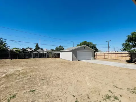 1708 E Cheryl Ln, Tulare, CA 93274 photo 29