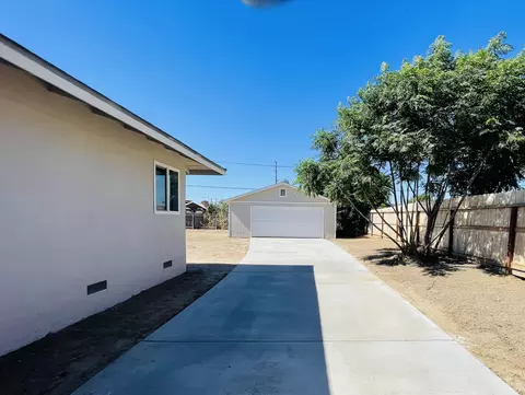 1708 E Cheryl Ln, Tulare, CA 93274 photo 20