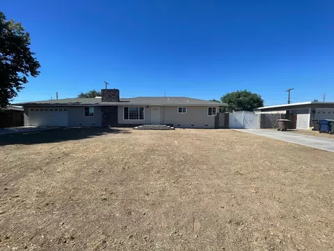 1708 E Cheryl Ln, Tulare, CA 93274 photo 2