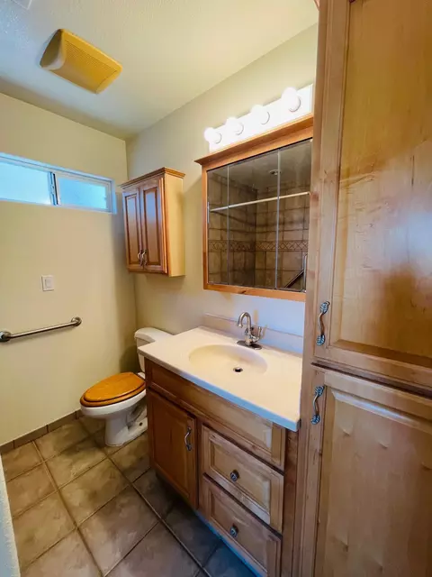 1708 E Cheryl Ln, Tulare, CA 93274 photo 34