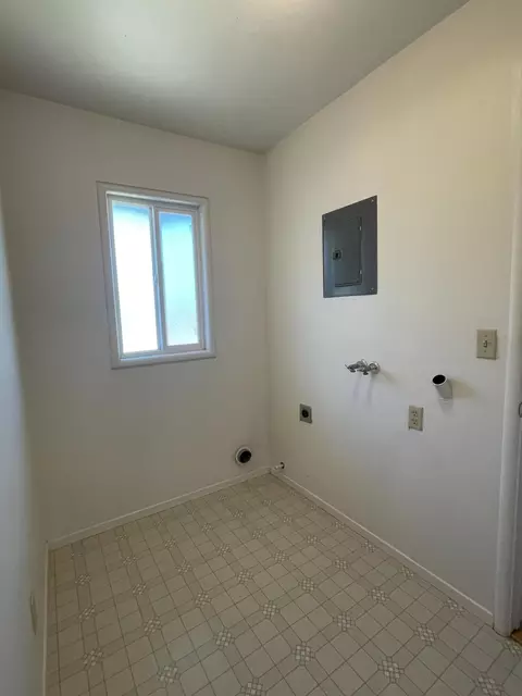 1708 E Cheryl Ln, Tulare, CA 93274 photo 18