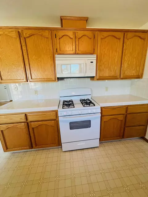 1708 E Cheryl Ln, Tulare, CA 93274 photo 10