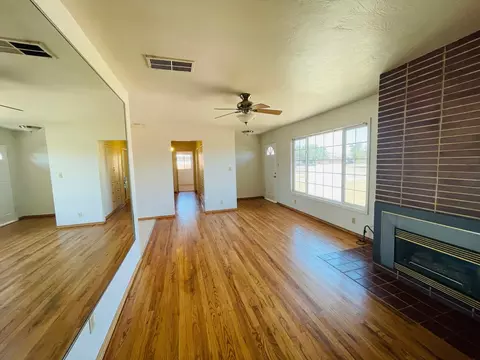 1708 E Cheryl Ln, Tulare, CA 93274 photo 5