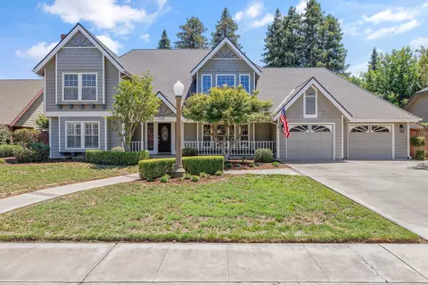 139 E Sunnyside Ct, Visalia, CA 93277
