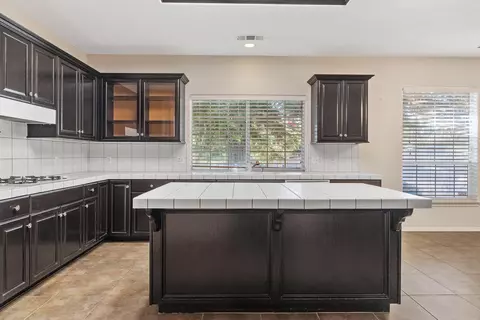 1441 E Laura Ct, Visalia, CA 93292 photo 21