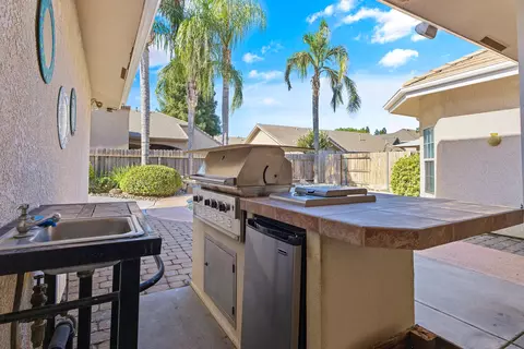 1441 E Laura Ct, Visalia, CA 93292 photo 54