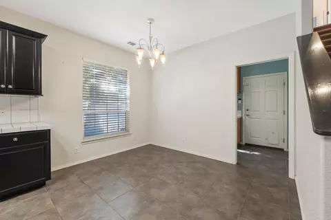 1441 E Laura Ct, Visalia, CA 93292 photo 25