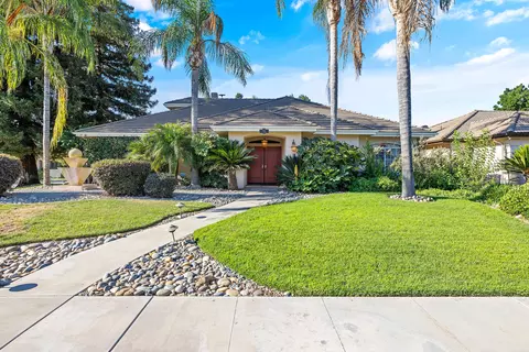 1441 E Laura Ct, Visalia, CA 93292