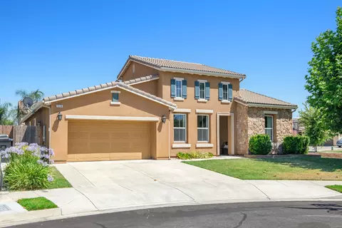 1324 N Minden Ct, Visalia, CA 93291