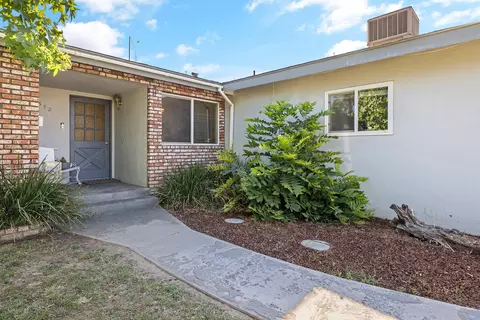 552 Mountain Cir, Lindsay, CA 93247