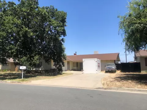 324 N Beverly St, Porterville, CA 93257
