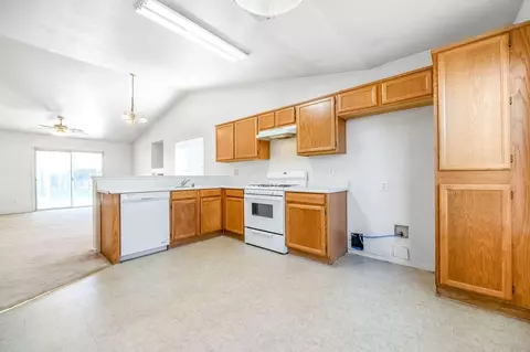 4300 E Feemster Ave, Visalia, CA 93292 photo 15