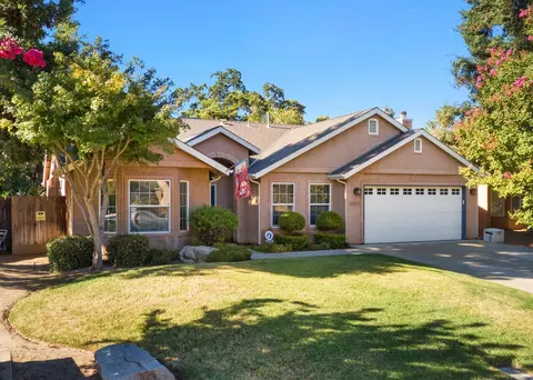 3630 E Vista Dr, Visalia, CA 93292