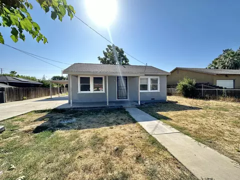 838 N Woods St, Porterville, CA 93257