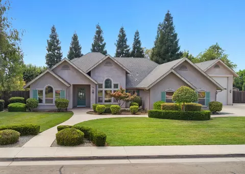 1141 N Comstock St, Visalia, CA 93292