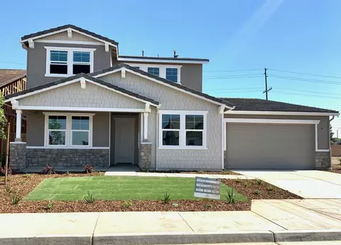 2905 Sand Hills Ave, Tulare, CA 93274