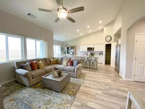 350 Hampton St, Exeter, CA 93221 photo 4