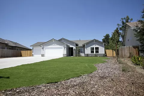 321 Hampton St, Exeter, CA 93221