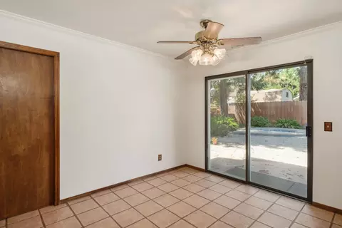 244 E Wilson Ave, Tulare, CA 93274 photo 15