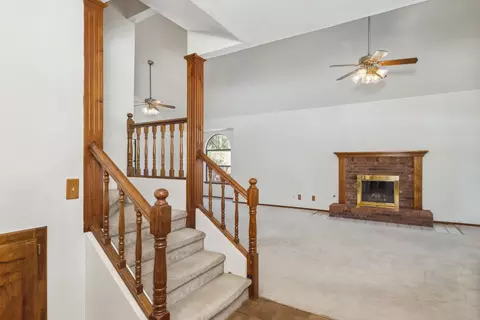 244 E Wilson Ave, Tulare, CA 93274 photo 5