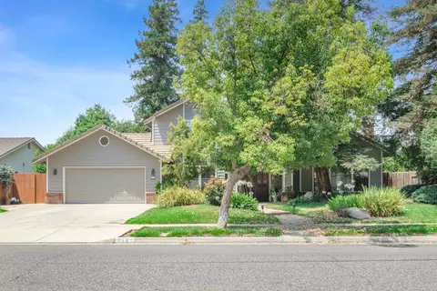244 E Wilson Ave, Tulare, CA 93274 photo 2