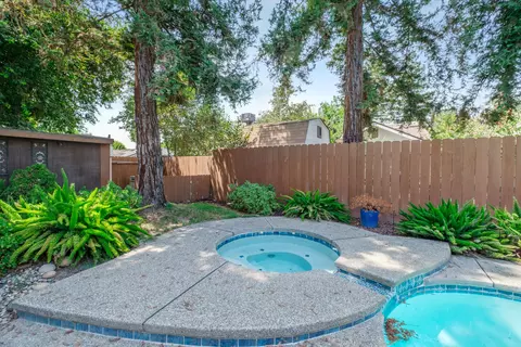 244 E Wilson Ave, Tulare, CA 93274 photo 27