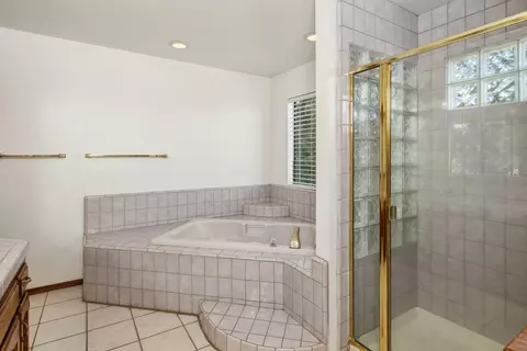 244 E Wilson Ave, Tulare, CA 93274 photo 22