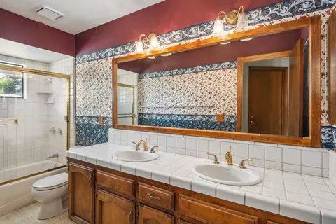 244 E Wilson Ave, Tulare, CA 93274 photo 24