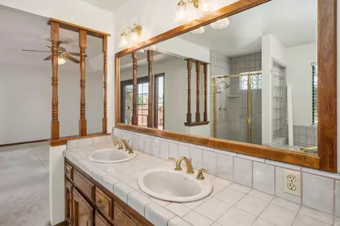 244 E Wilson Ave, Tulare, CA 93274 photo 21