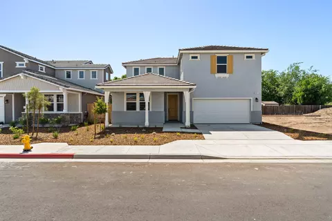 351 N Andrews St, Tulare, CA 93274