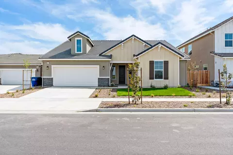2617 Muscat Ct, Hanford, CA 93230