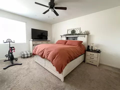 951 E Mesa Ct, Visalia, CA 93292 photo 10