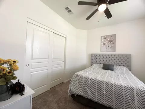 951 E Mesa Ct, Visalia, CA 93292 photo 13