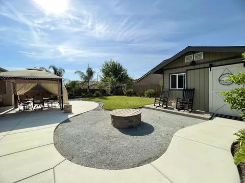 951 E Mesa Ct, Visalia, CA 93292 photo 18