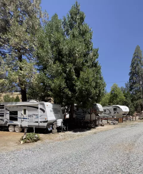 44804 Pine Flat Dr, California Hot Springs, CA 93207